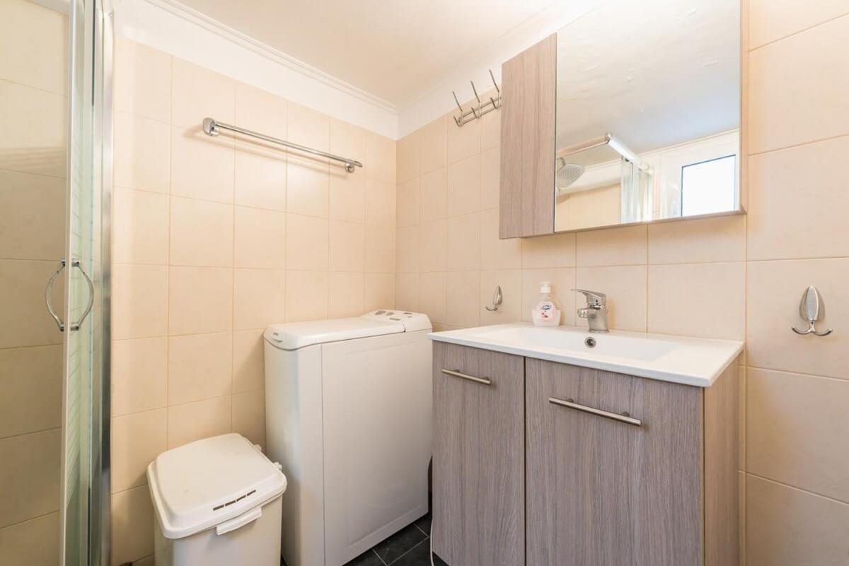 Topfloor Central Apt With Urban Views,3' To Metro Athens Luaran gambar